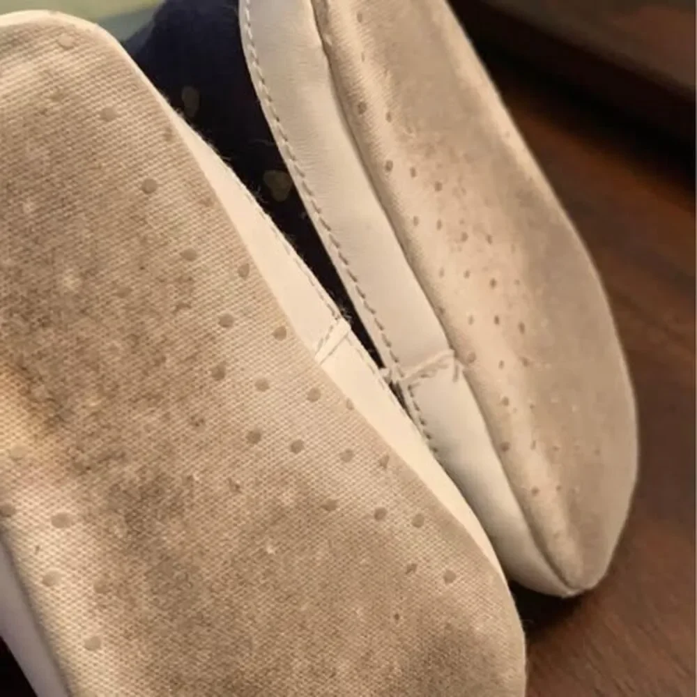 Baby girls Carters shoes size 6-9 months